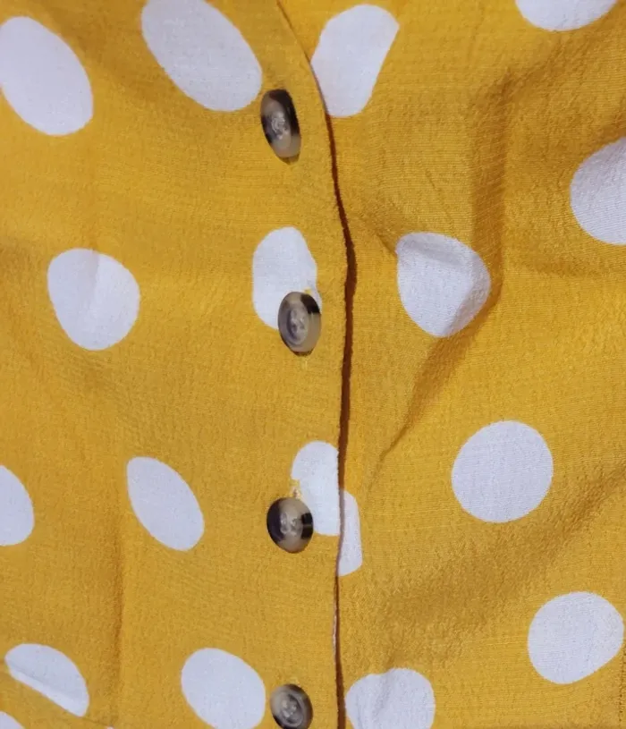 Blouse avec bouton - photo numéro 4
