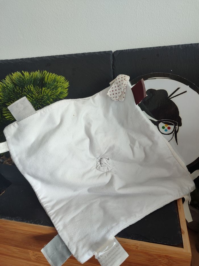 doudou vache noukie's gris blanc robe jupe fleur rouge pois carré plat DD003397 - photo numéro 2