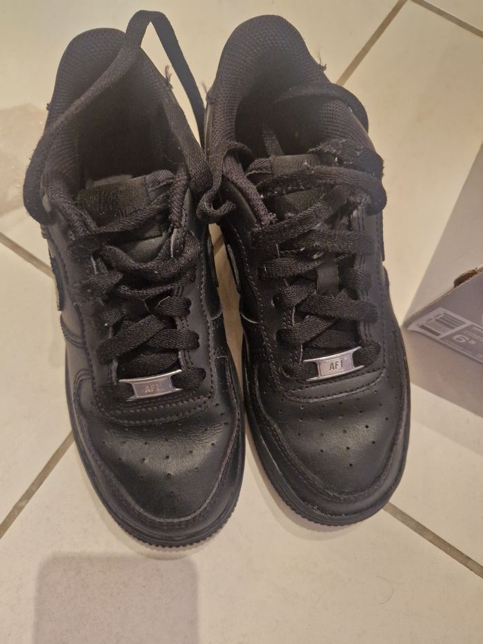 Baskets noires nike taille 35.5 - photo numéro 8