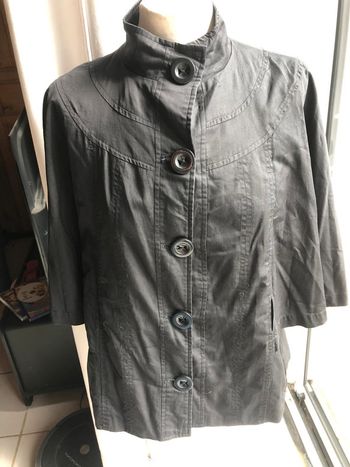 Veste toi du monde taille 2