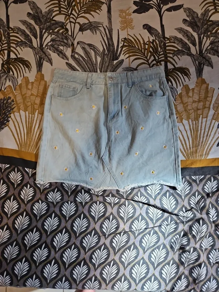 Jupe en jeans motif fleur