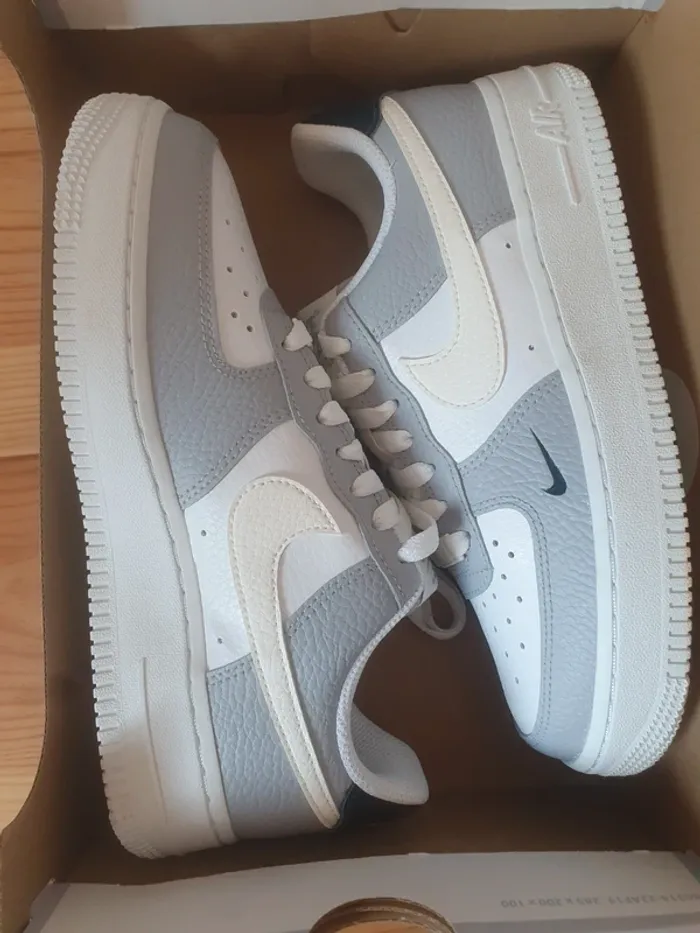 Nike Air Force 1 (37.5) - photo numéro 8