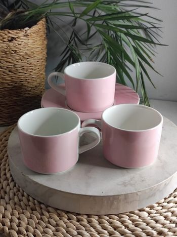 Service à café rose pâle