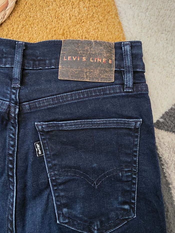 Jean Levi's bleu marine modèle Line8 taille W26L30 - photo numéro 10
