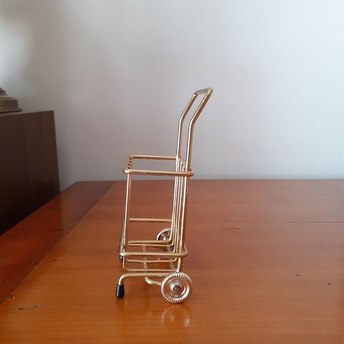 Petit Chariot-présentoir pour sachet rince-doigts - photo numéro 2