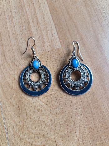 Boucles d'oreilles bleu + argenté + brillants