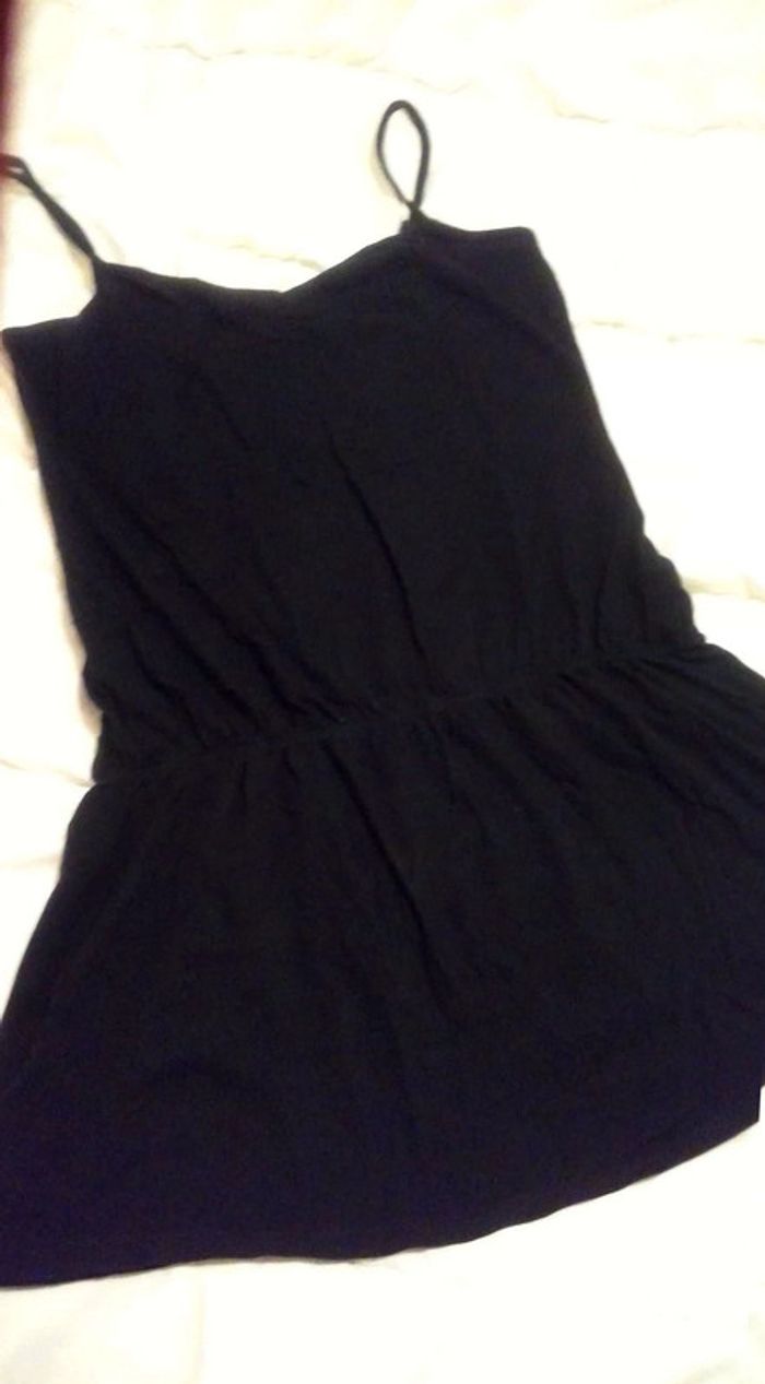 Petite  robe  noire  T36 - photo numéro 2