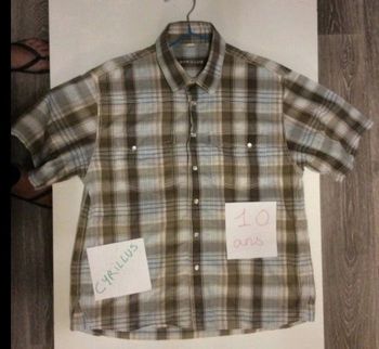 Chemise Cyrillus dans les tons marron, bleu, blanc et gris