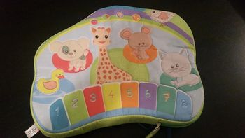Piano play and board Vulli