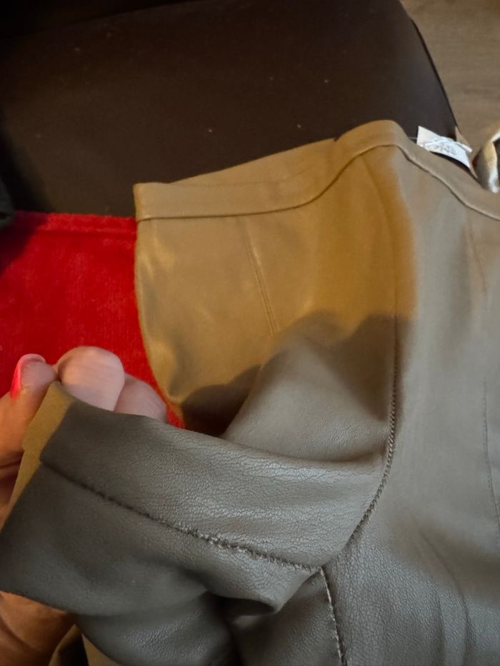 Pantalon similicuir, couleur beige, taille 36 marque Zara - photo numéro 5