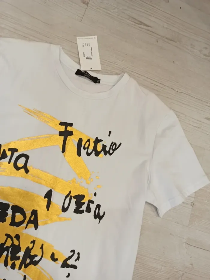 Tee shirt blanc avec flocage or et noir homme - photo numéro 3