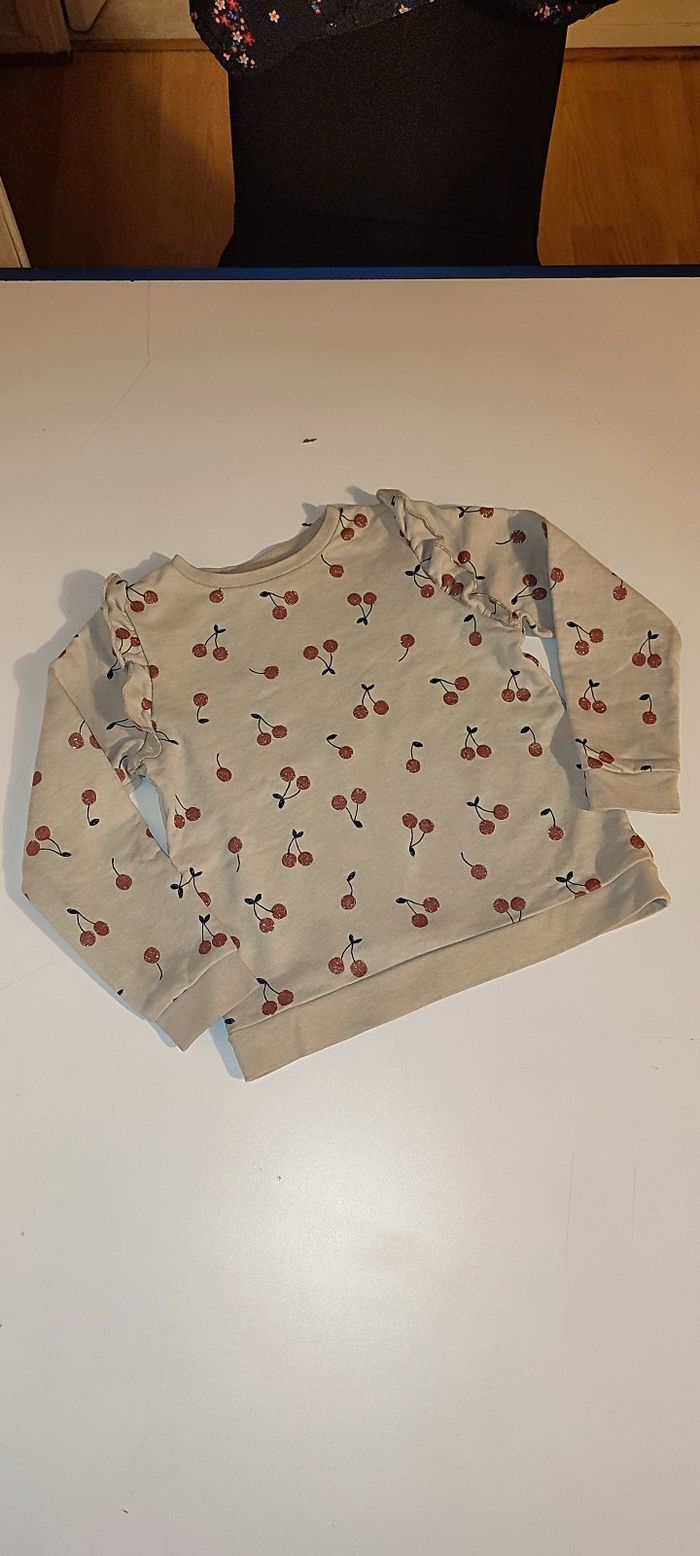 Lot de pulls/ sweat - photo numéro 4