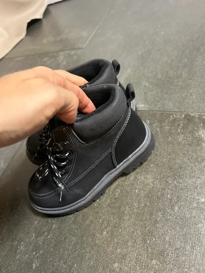 Bottines noires taille 26 - photo numéro 3