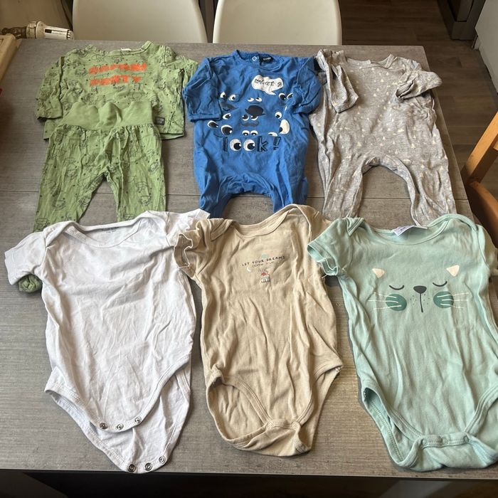 Lot pyjama 9 mois  bébé garçon