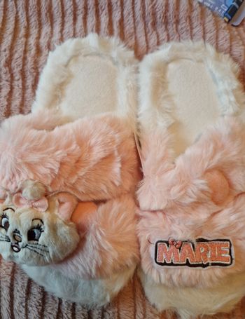 Pantoufles/clé duveteuses marie les aristochats 38-39