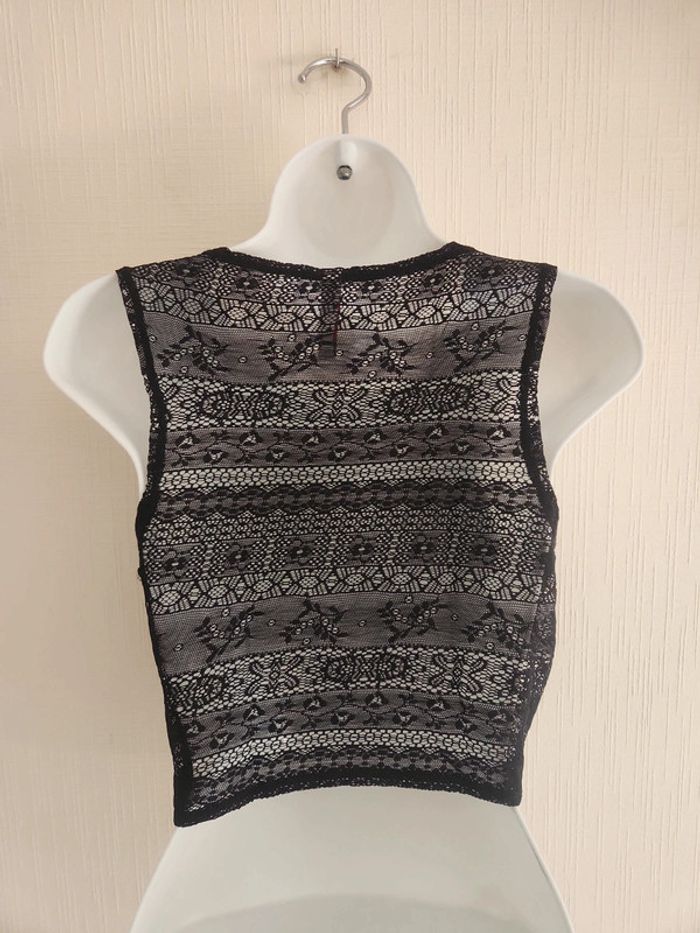 Crop top / t-shirt court noir avec dentelle XS / S - photo numéro 7