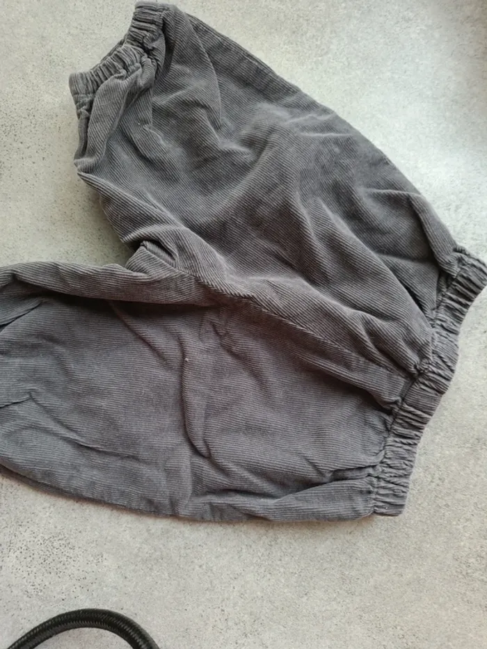 Pantalon velours gris intérieur fleurs roses Jacadi Paris 3 mois - photo numéro 4