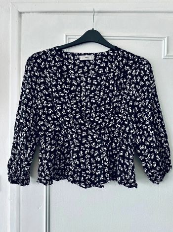 Blouse courte manches 3/4 fleurie noir blanc taille M Mango