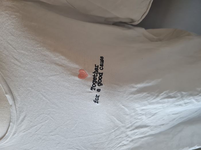 T-shirt Mango lutte contre le cancer - photo numéro 5