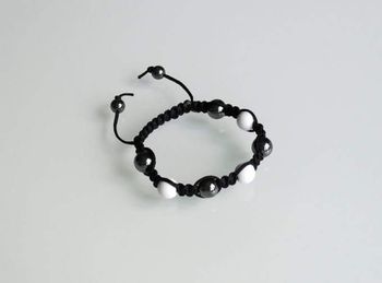 Bracelet shamballa noir et blanc