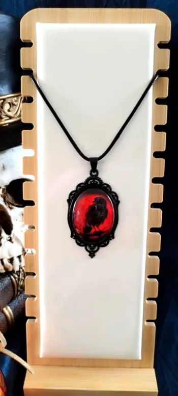 Collier avec pendentif ovale en verre