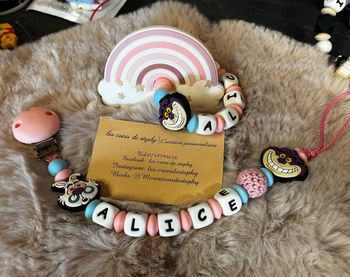 Attache tétine Alice aux pays des merveilles