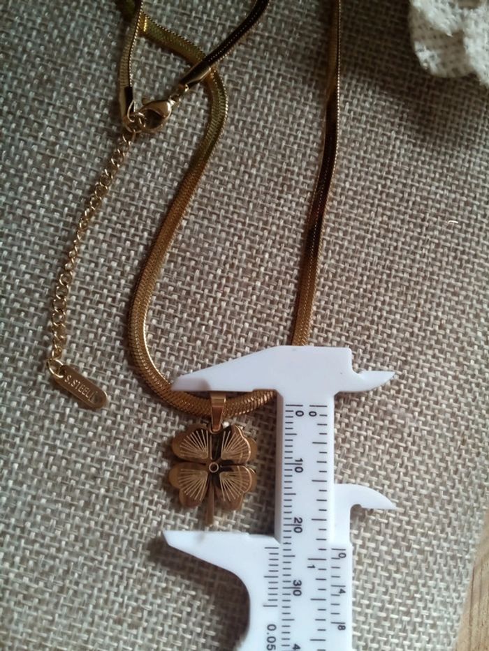 Collier trèfle à 4 feuilles tout en acier inoxydable - photo numéro 3