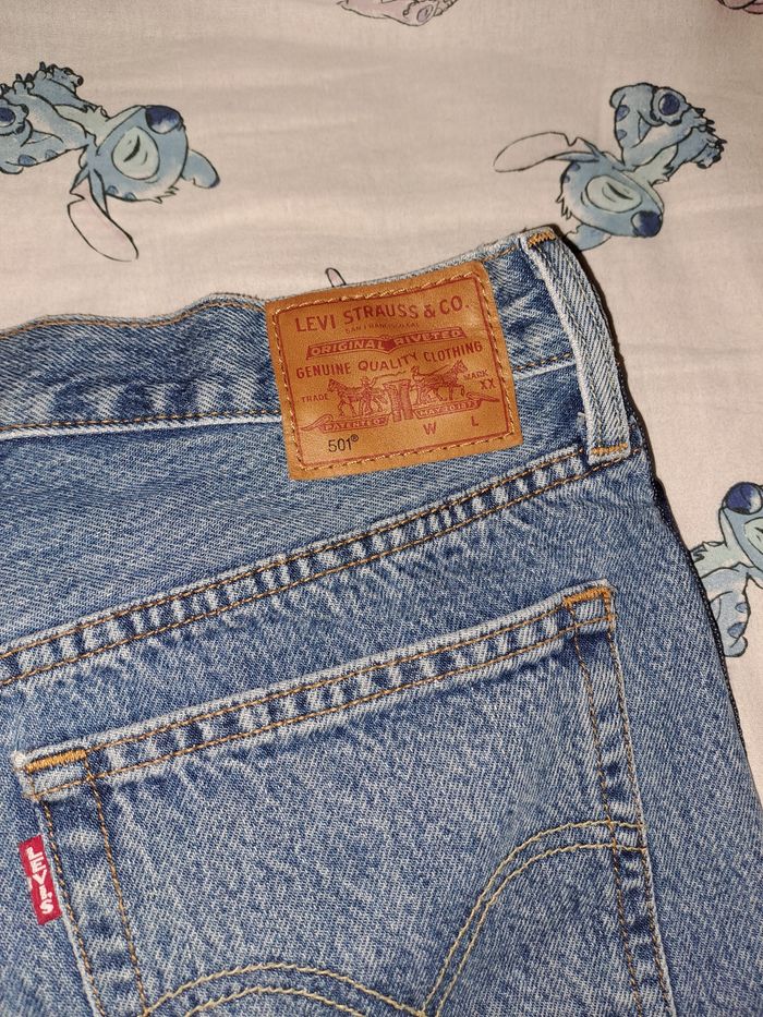 Short en jean levi's taille 38 - photo numéro 3