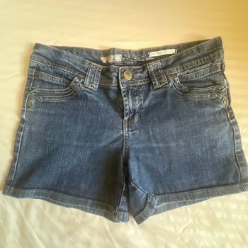 Short jean sans marque