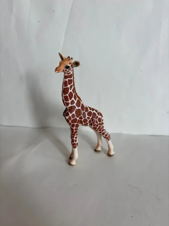 Figurine girafon Schleich