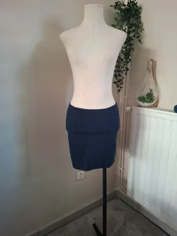 Lot 2 jupes moulante taille 36