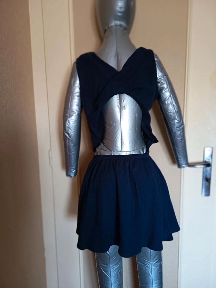 Robe sans manche, dos nu. Marque Pinepo (A25) - photo numéro 2