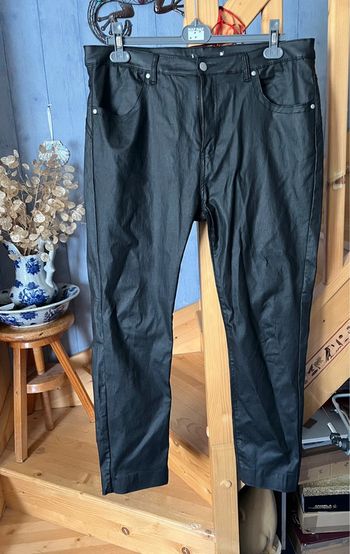 pantalon extensible effet cuir