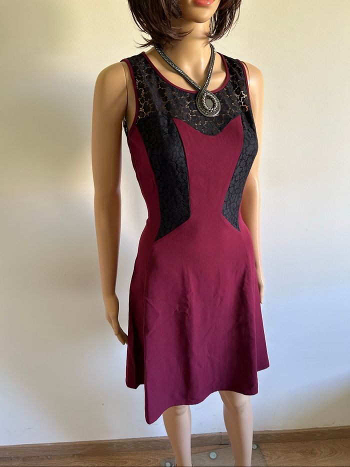 Robe bordeaux et noire sans manches Morgan taille 36 jamais portée - photo numéro 2