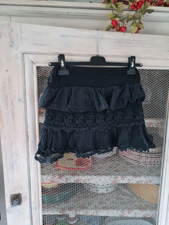 Adorable jupe noire