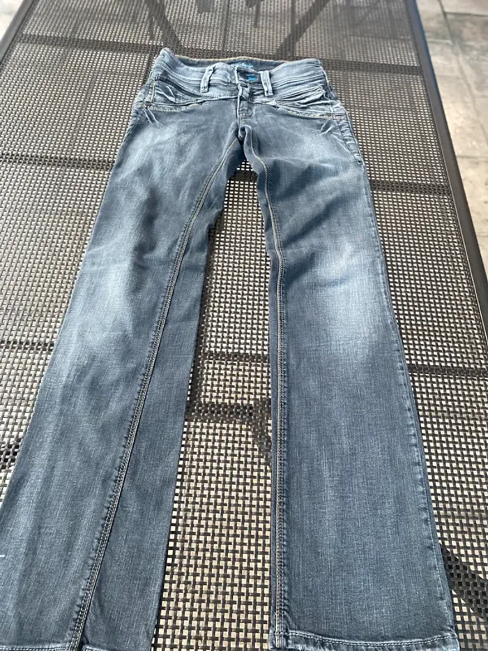 Jean noir Levis w26 L32 - photo numéro 2
