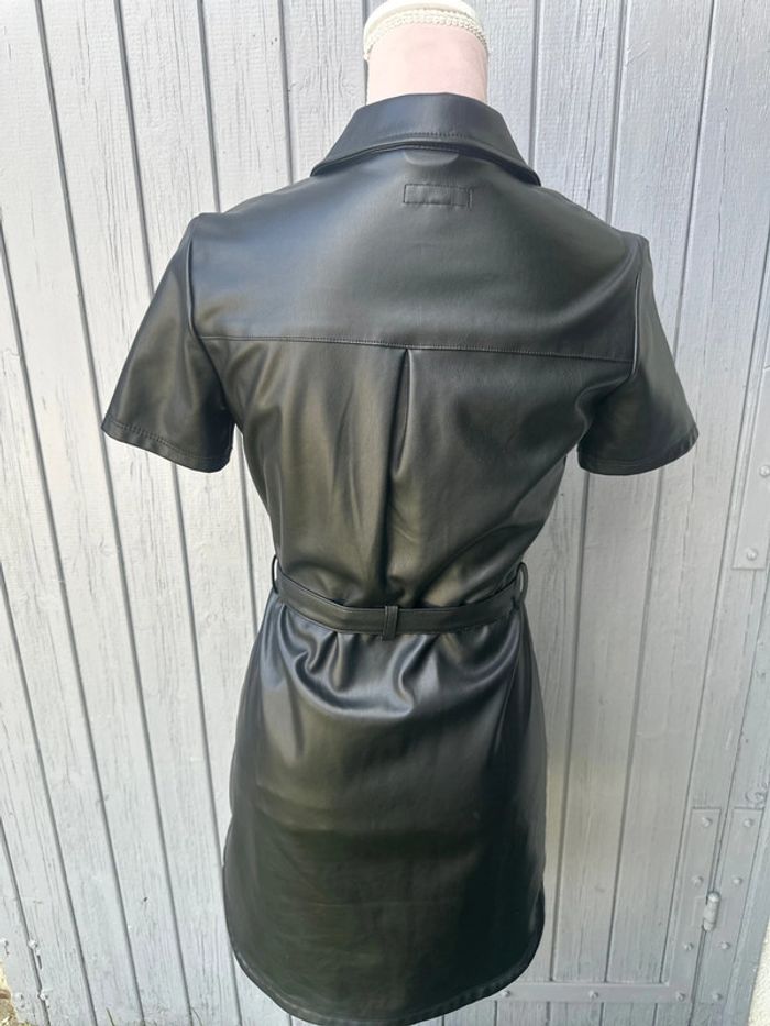 Robe manches courtes noir basic simili cuir - photo numéro 3