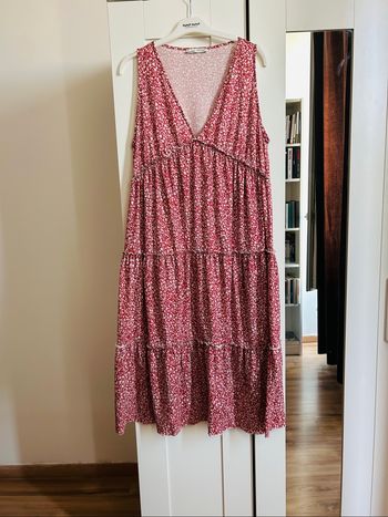 Robe longue d’été Col V rouge fleuries Pull & Bear Taille M