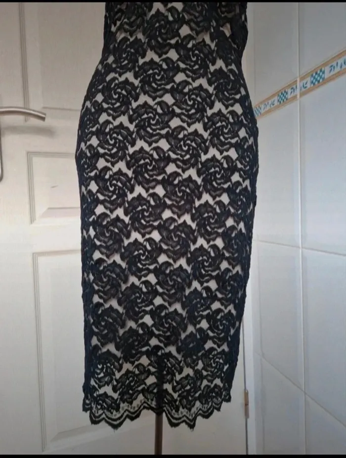 Jolie robe beige en transparence avec dentelle femme taille M/38 - photo numéro 6