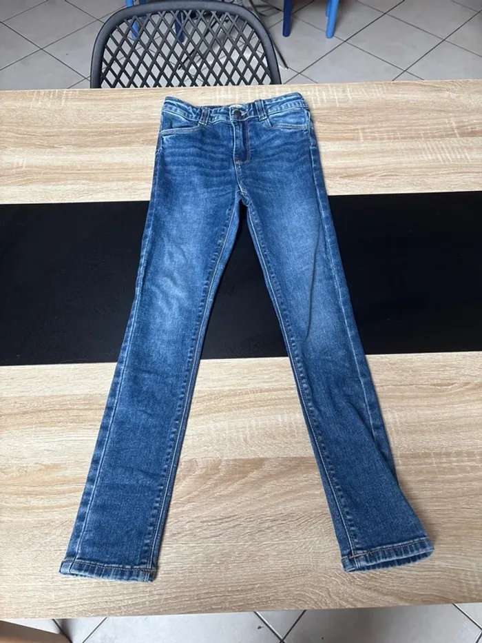 Jeans slim 8 ans NEUF