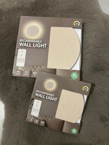 Deux appliques murale beige 25 et 18 cm