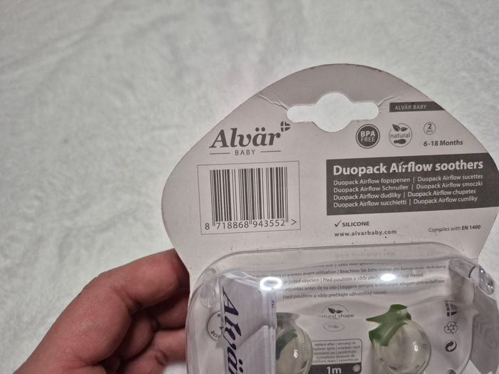 Lot 2 tétines neuves 6/18mois - photo numéro 3