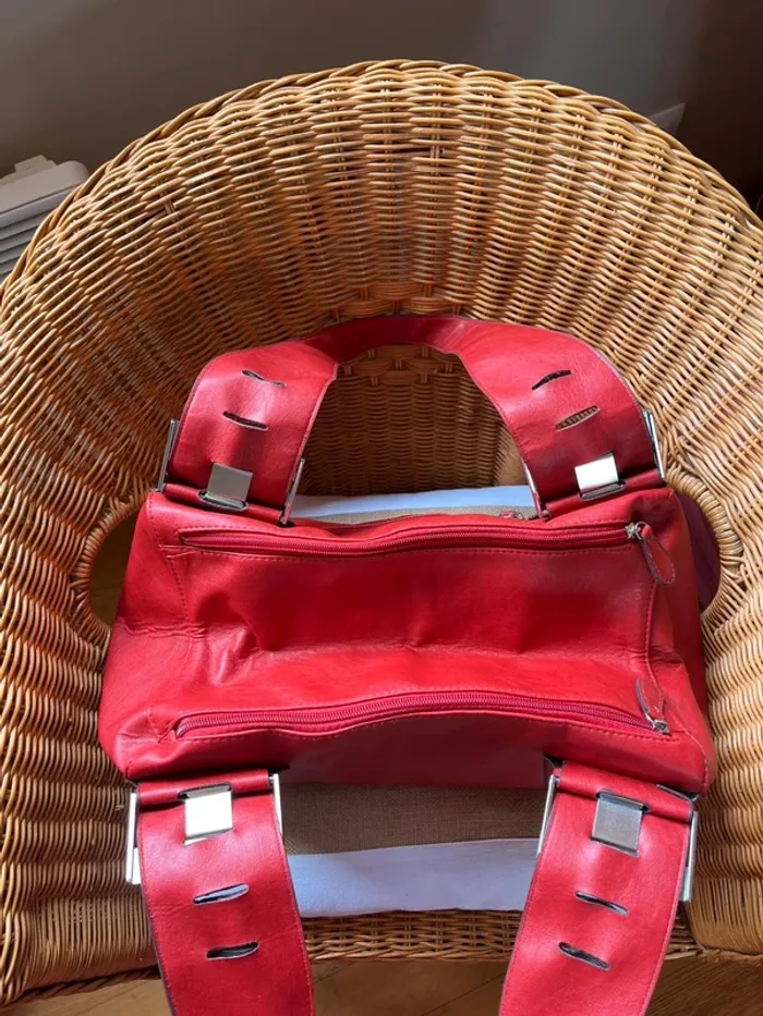 Sac vintage y2k rouge en cuir synthétique très bon état [ref 2507SR130] - photo numéro 12