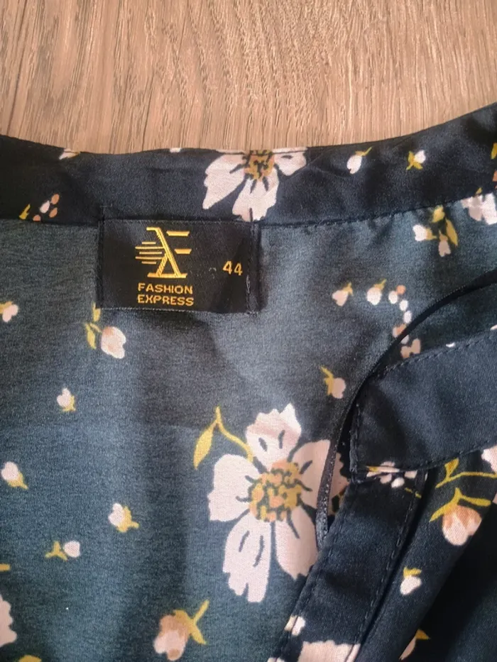 Blouse fluide noire fleurie manches longues Fashion Express T44 - photo numéro 4