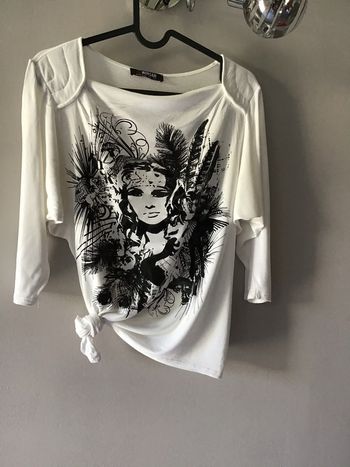 Tee shirt asymétrique à nouer