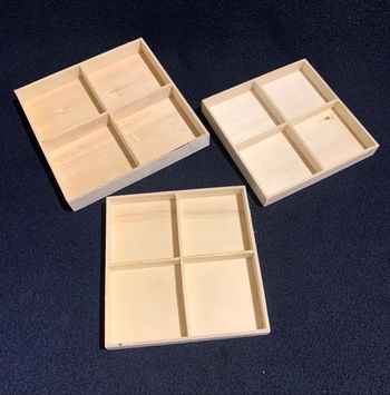 Lot 3 boîtes carrés en bois à 4 compartiments