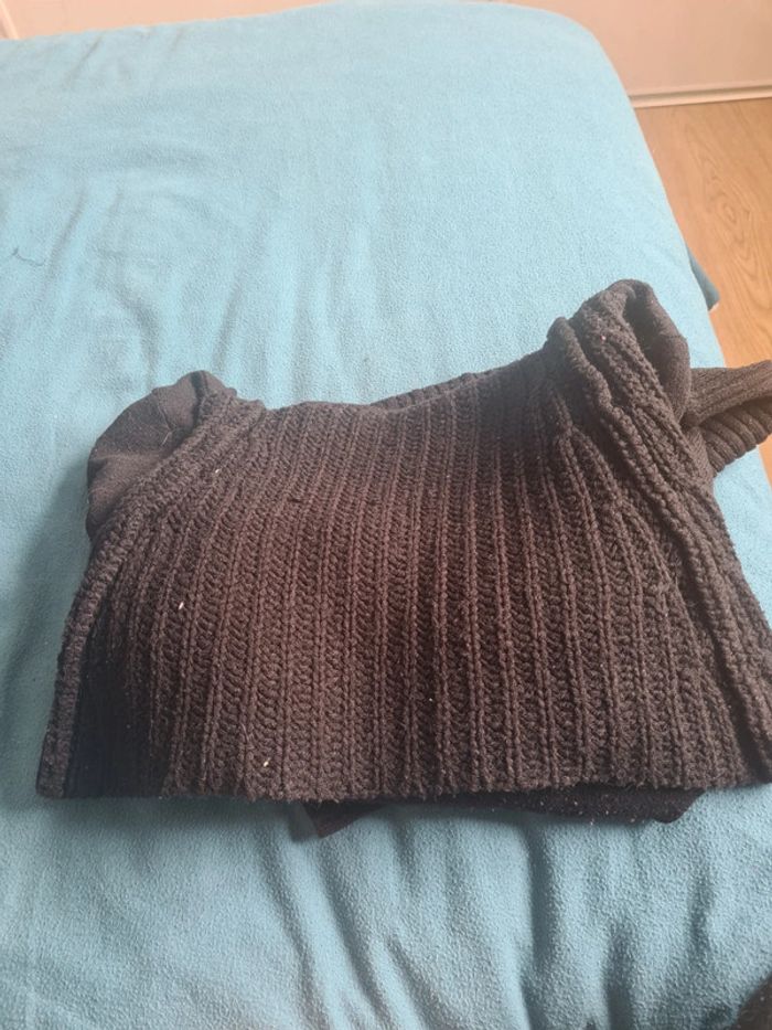 Pull noir