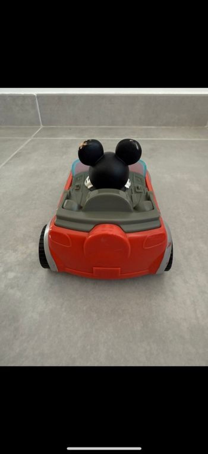 Voiture avec Mickey - photo numéro 8