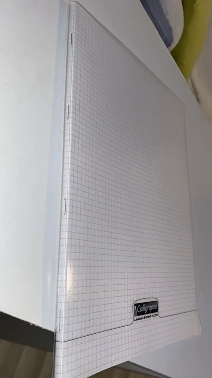 Cahier transparent - photo numéro 2
