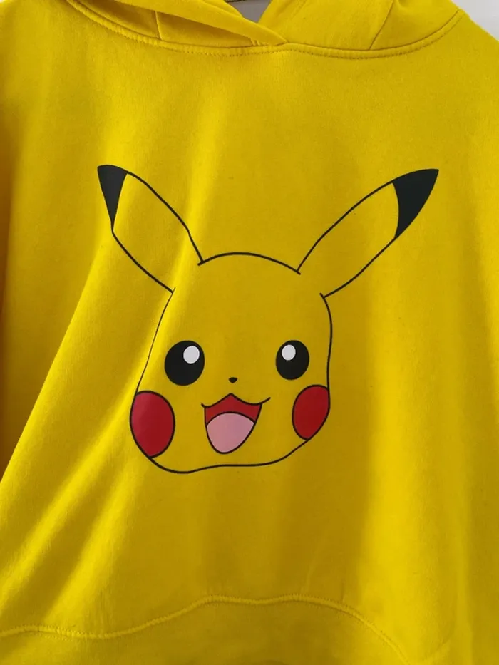 Sweat à capuche / pull Pokémon M - photo numéro 2